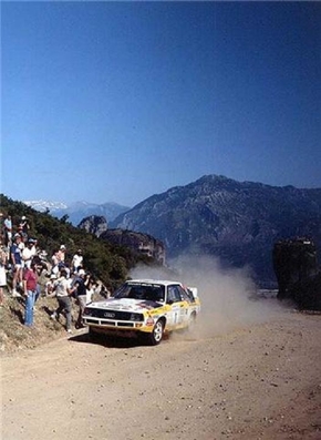 Stig Blomqvist - Björn Cederberg
32º Rothmans Acropolis Rally 1985. Audi Sport Quattro S1 (IN-NA 23). Clasificado 2º.

Del 27 al 30 de Mayo, Atenas, Grecia.
Superficie: tierra.

El Rally tenía un total de 2295.94 km de los que 807.67 km divididos en 47 tramos eran especiales.

Tomaron la salida 110 equipos, finalizaron 45.@
Palabras clave: Stig_Blomqvist;Audi;Sport;Quattro;Grupo_B;Grecia;1985;Acropolis