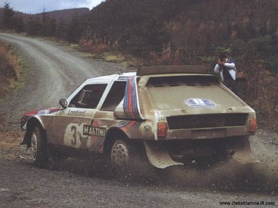 Markku Alén - Ilkka Kivimaki
34º Lombard RAC Rally 1985. Lancia Delta S4 (A6 37352). Clasificado 2º.

Debut con victoria de sus compañeros de Equipo Henri Toivonen - Neil Wilson en el Mundial de Rallyes del Lancia Delta S4.

Del 24 al 28 de Noviembre, Nottingham, Inglaterra.
Superficie: tierra.

El Rally tenia un total de 3507 km de los que 896.98 km divididos en 65 tramos eran especiales, (2 de ellas fueron canceladas, SS43 Kielder Forest - Ogre Hill de 12,02 Km y SS64 Nuss de 8,79 Km).

Tomaron la salida 155 equipos, finalizaron 62.@
Palabras clave: Markku_Alen;Ilkka_Kivimaki;Lancia;Delta;S4;Grupo_B;Gran_Bretaña;1985;Debut;RAC_Rally