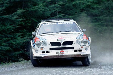 Markku Alén - Illka Kivimaki
34º Lombard RAC Rally 1985. Lancia Delta S4 (A6 37352). Clasificado 2º.

Debut con victoria de sus compañeros de Equipo Henri Toivonen - Neil Wilson en el Mundial de Rallyes del Lancia Delta S4.

Del 24 al 28 de Noviembre, Nottingham, Inglaterra.
Superficie: tierra.

El Rally tenia un total de 3507 km de los que 896.98 km divididos en 65 tramos eran especiales, (2 de ellas fueron canceladas, SS43 Kielder Forest - Ogre Hill de 12,02 Km y SS64 Nuss de 8,79 Km).

Tomaron la salida 155 equipos, finalizaron 62.@
Palabras clave: Markku_Alen;Lancia;Delta;S4;Grupo_B;Gran_Bretaña;1985;Debut;RAC_Rally