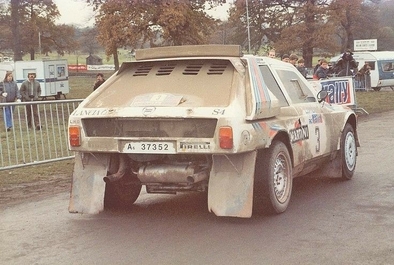 Markku Alén - Ilkka Kivimaki
34º Lombard RAC Rally 1985. Lancia Delta S4 (A6 37352). Clasificado 2º.

Debut con victoria de sus compañeros de Equipo Henri Toivonen - Neil Wilson en el Mundial de Rallyes del Lancia Delta S4.

Del 24 al 28 de Noviembre, Nottingham, Inglaterra.
Superficie: tierra.

El Rally tenia un total de 3507 km de los que 896.98 km divididos en 65 tramos eran especiales, (2 de ellas fueron canceladas, SS43 Kielder Forest - Ogre Hill de 12,02 Km y SS64 Nuss de 8,79 Km).

Tomaron la salida 155 equipos, finalizaron 62.@
Palabras clave: Markku_Alen;Lancia;Delta;S4;Grupo_B;Gran_Bretaña;1985;RAC_Rally;Debut
