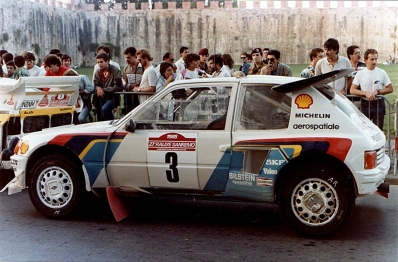 Timo Salonen - Seppo Harjanne
27º Rally Sanremo 1985. Peugeot 205 Turbo 16 E2 (704 EXC 75). Clasificado 2º.

Del 29 de Septiembre al 4 de Octubre, Sanremo, Liguria, Imperia, Italia.
Superficie: asfalto - tierra.

El Rally tenia un total de 2340.56 km, de los que 696.90 km divididos en 45 tramos eran especiales (2 de ellos fueron cancelados SS20 Murio 1 de 9.12 km, SS36 Ronde 1 de 37.22 km).

Tomaron la salida 98 equipos, finalizaron 33.@
Palabras clave: Timo_Salonen;Peugeot;Turbo;Grupo_B;Sanremo;1985;Parque_Cerrado