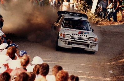Timo Salonen - Seppo Harjanne
27º Rally Sanremo 1985. Peugeot 205 Turbo 16 E2 (704 EXC 75). Clasificado 2º.

Del 29 de Septiembre al 4 de Octubre, Sanremo, Liguria, Imperia, Italia.
Superficie: asfalto - tierra.

El Rally tenia un total de 2340.56 km, de los que 696.90 km divididos en 45 tramos eran especiales (2 de ellos fueron cancelados SS20 Murio 1 de 9.12 km, SS36 Ronde 1 de 37.22 km).

Tomaron la salida 98 equipos, finalizaron 33.@
Palabras clave: Timo_Salonen;Peugeot;Turbo;Grupo_B;Sanremo;1985