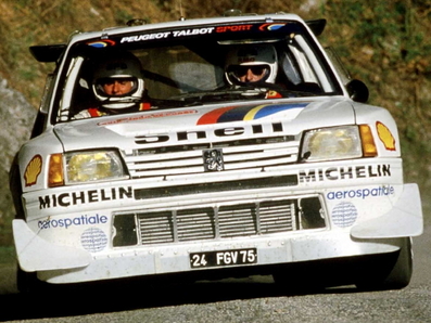 Bruno Saby - Jean-François Fauchille
29º Tour de Corse - Rallye de France 1985. Peugeot 205 T16 E2 (24 FGV 75). Clasificado 2º.
Debut en el Mundial de Rallyes del Peugeot E2.

Del 2 al 4 de Mayo, Ajaccio, Córcega, Francia.
Superficie: asfalto.

El Rally tenia un total de 1603.00 km de los que 1122.25 km divididos en 30 tramos eran especiales, (1 de ellos fue cancelado, SS5 Sartene - Zonza de 44.23 km, por el fatal accidente de Attilio Bettega en el tramo anterior, SS4 Zerubia - Santa Giulia de 30.60 km).

Tomaron la salida 139 equipos, finalizaron 45.@
Palabras clave: ;Peugeot;Turbo;Grupo_B;Corcega;1985;Corse;Debut