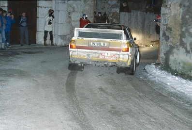 Walter Röhrl - Christian Geistdörfer
53º Rallye Automobile de Monte-Carlo 1985. Audi Sport Quattro S1 (IN-NL 8). Clasificado 2º.

Del 26 de Enero al 1 de Febrero, Monte-Carlo.
Superficie: asfalto -nieve.

El Rally tenía un total de 3999.00 km de los que 851.10 km divididos en 34 tramos eran especiales (1 de ellos fue cancelado SS17 ).

Tomaron la salida 117 equipos, finalizaron 68.@
Palabras clave: Walter_Röhrl;Audi;Quattro;Montecarlo;Sport;Grupo_B;1985