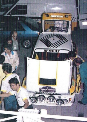 Asistencia en el 22º Rally Principe de Asturias
En el Renault 5 Turbo Tour de Corse (VA-5060-I) de Carlos Sainz - Antonio Boto, clasificado 2º.

Del 21 al 22 de Octubre, Oviedo, Asturias, España.
Superficie: asfalto con un total de 376.00 km cronometrados.

Tomaron la salida 50 equipos, finalizaron 22.@
Palabras clave: ;Renault;Turbo;Principe_Asturias;Grupo_B;1985;Asistencias