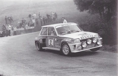 Carlos Sainz Cenamor - Antonio Boto
22º Rallye Internacional Principe de Asturias 1985. Renault 5 Turbo Tour de Corse (VA-5060-I) Clasificado 2º.

Del 21 al 22 de Octubre, Oviedo, Asturias, España.
Superficie: asfalto con un total de 376.00 km cronometrados.

Tomaron la salida 50 equipos, finalizaron 22.@
Palabras clave: ;Renault;Turbo;Principe_Asturias;Grupo_B;1985
