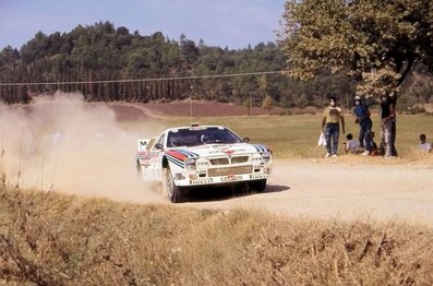 Henri Toivonen - Juha Piironen
27º Rallye de San Remo 1985. Lancia Rally 037 (TO 09010D). Clasificado 3º.

Del 29 de Septiembre al 4 de Octubre, Sanremo, Liguria, Imperia, Italia.
Superficie: asfalto - tierra.

El Rally tenia un total de 2340.56 km, de los que 696.90 km divididos en 45 tramos eran especiales (2 de ellos fueron cancelados SS20 Murio 1 de 9.12 km, SS36 Ronde 1 de 37.22 km).

Tomaron la salida 98 equipos, finalizaron 33.@
Palabras clave: Henri_Toivonen;Lancia;Rally;Grupo_B;Sanremo;1985