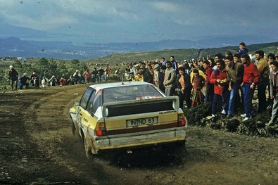 Walter Röhrl - Christian Geistdörfer
19º Rallye de Portugal Vinho do Porto 1985. Audi Sport Quattro S1 (IN-ND 63). Clasificado 3º.

Del 6 al 9 de Marzo, Estoril, Cascais, Lisboa, Portugal.
Superficie: asfalto - tierra.

El Rally tení­a un total de 2455 km de los que 730.50 km divididos en 47 tramos eran especiales.

Tomaron la salida 94 equipos, finalizaron 28.
Palabras clave: Walter_Röhrl;Audi;Quattro;Sport;Grupo_B;Portugal;1985