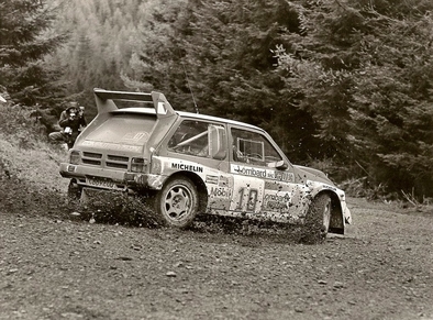 Anthony (Tony) Pond - Rob Arthur
34º Lombard RAC Rally 1985. MG Metro 6R4 (C869 EUD). Clasificado 3º.

Del 24 al 28 de Noviembre, Nottingham, Inglaterra.
Superficie: tierra.

El Rally tenia un total de 3507 km de los que 896.98 km divididos en 65 tramos eran especiales, (2 de ellas fueron canceladas, SS43 Kielder Forest - Ogre Hill de 12,02 Km y SS64 Nuss de 8,79 Km).

Tomaron la salida 155 equipos, finalizaron 62.@
Palabras clave: Tony_Pond;MG;Metro;Gran_Bretaña;1986;Grupo_B;RAC_Rally;Inglaterra