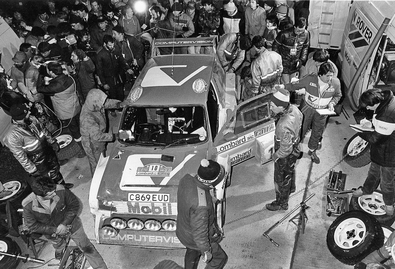 Asistencia del Equipo Austin Rallying en el 34º Lombard RAC Rally 1985
En el MG Metro 6R4 (C 869 EUD) de Tony Pond - Rob Arthur. Clasificado 3º.

Del 24 al 28 de Noviembre, Nottingham, Inglaterra.
Superficie: tierra.

El Rally tenia un total de 3507 km de los que 896.98 km divididos en 65 tramos eran especiales, (2 de ellas fueron canceladas, SS43 Kielder Forest - Ogre Hill de 12,02 Km y SS64 Nuss de 8,79 Km).

Tomaron la salida 155 equipos, finalizaron 62.@
Palabras clave: Tony_Pond;MG;Metro;Gran_Bretaña;1986;Grupo_B;RAC_Rally;Inglaterra;Asistencias