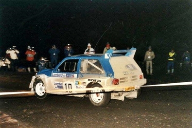 Anthony (Tony) Pond - Rob Arthur
34º Lombard RAC Rally 1985. MG Metro 6R4 (C869 EUD). Clasificado 3º.

Del 24 al 28 de Noviembre, Nottingham, Inglaterra.
Superficie: tierra.

El Rally tenia un total de 3507 km de los que 896.98 km divididos en 65 tramos eran especiales, (2 de ellas fueron canceladas, SS43 Kielder Forest - Ogre Hill de 12,02 Km y SS64 Nuss de 8,79 Km).

Tomaron la salida 155 equipos, finalizaron 62.@
Palabras clave: Tony_Pond;MG;Metro;Gran_Bretaña;1986;Grupo_B;RAC_Rally
