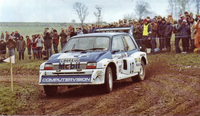 Anthony (Tony) Pond - Rob Arthur
34º Lombard RAC Rally 1985. MG Metro 6R4 (C869 EUD). Clasificado 3º.

Del 24 al 28 de Noviembre, Nottingham, Inglaterra.
Superficie: tierra.

El Rally tenia un total de 3507 km de los que 896.98 km divididos en 65 tramos eran especiales, (2 de ellas fueron canceladas, SS43 Kielder Forest - Ogre Hill de 12,02 Km y SS64 Nuss de 8,79 Km).

Tomaron la salida 155 equipos, finalizaron 62.@
Palabras clave: Tony_Pond;MG;Metro;Gran_Bretaña;1986;Grupo_B;RAC_Rally