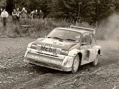 Anthony (Tony) Pond - Rob Arthur
34º Lombard RAC Rally 1985. MG Metro 6R4 (C869 EUD). Clasificado 3º.

Del 24 al 28 de Noviembre, Nottingham, Inglaterra.
Superficie: tierra.

El Rally tenia un total de 3507 km de los que 896.98 km divididos en 65 tramos eran especiales, (2 de ellas fueron canceladas, SS43 Kielder Forest - Ogre Hill de 12,02 Km y SS64 Nuss de 8,79 Km).

Tomaron la salida 155 equipos, finalizaron 62.@
Palabras clave: Tony_Pond;MG;Metro;Gran_Bretaña;1986;Grupo_B;RAC_Rally