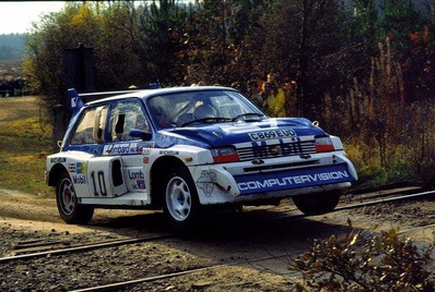 Anthony (Tony) Pond - Rob Arthur
34º Lombard RAC Rally 1985. MG Metro 6R4 (C869 EUD). Clasificado 3º.

Del 24 al 28 de Noviembre, Nottingham, Inglaterra.
Superficie: tierra.

El Rally tenia un total de 3507 km de los que 896.98 km divididos en 65 tramos eran especiales, (2 de ellas fueron canceladas, SS43 Kielder Forest - Ogre Hill de 12,02 Km y SS64 Nuss de 8,79 Km).

Tomaron la salida 155 equipos, finalizaron 62.@
Palabras clave: Tony_Pond;MG;Metro;Gran_Bretaña;1986;Grupo_B;RAC_Rally