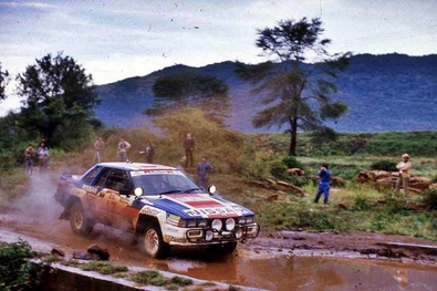 Mike Kirkland - Anton Levitan
33º Safari Rally 1985. Nissan RS 240, (KNY59TU5211). Clasificado 3º.

Del 4 al 8 de Abril, Nairobi, Kenya, África.
Superficie: tierra.

El Rally tenia un total de 5167.6 km con 88 controles horarios.

Tomaron la salida 71 equipos, finalizaron 20.@
Palabras clave: Nissan;RS240;Grupo_B;Safari;1985