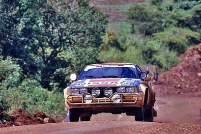 Mike Kirkland - Anton Levitan
33º Safari Rally 1985. Nissan RS 240, (KNY59TU5211). Clasificado 3º.

Del 4 al 8 de Abril, Nairobi, Kenya, África.
Superficie: tierra.

El Rally tenia un total de 5167.6 km con 88 controles horarios.

Tomaron la salida 71 equipos, finalizaron 20.@
Palabras clave: Nissan;RS240;Grupo_B;Safari;1985