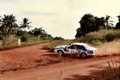 Mike Kirkland - Anton Levitan
33º Safari Rally 1985. Nissan RS 240, (KNY59TU5211). Clasificado 3º.

Del 4 al 8 de Abril, Nairobi, Kenya, África.
Superficie: tierra.

El Rally tenia un total de 5167.6 km con 88 controles horarios.

Tomaron la salida 71 equipos, finalizaron 20.@
Palabras clave: Nissan;RS240;Grupo_B;Safari;1985