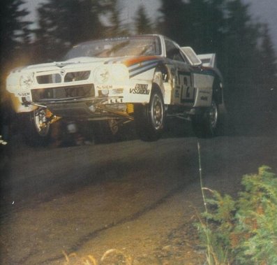 Markku Alén - Ilkka Kivimäki
35º 1000 Lakes Rally 1985. Lancia Rally 037 (TO Y67908). Clasificado 3º.

Las probabilidades son casi cero... Pero lo intento
Palabras de Markku Alén luchando contra los 4WD.

Del 23 al 25 de Agosto, Jyväskylä, Finlandia.
Superficie: tierra.

El Rally tenía un total de 1418.00 km de los que 479.00 km divididos en 50 tramos eran especiales (1 de ellos fue cancelado SS10 Vaheri).

Se inscribieron 188 equipos, tomaron la salida 175, finalizaron 83.@
Palabras clave: Markku_Alen;Lancia;Rally;Grupo_B;Finlandia;1985;saltos