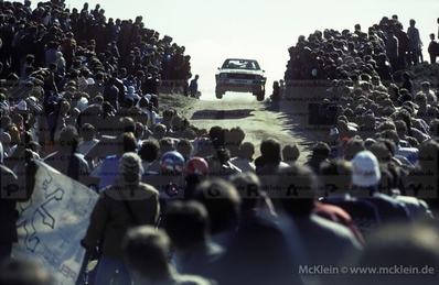 Walter Röhrl - Christian Geistdörfer
19º Rallye de Portugal Vinho do Porto 1985. Audi Sport Quattro S1 (IN-ND 63). Clasificado 3º.
Salto de Fafe.

Del 6 al 9 de Marzo, Estoril, Cascais, Lisboa, Portugal.
Superficie: asfalto - tierra.

El Rally tení­a un total de 2455 km de los que 730.50 km divididos en 47 tramos eran especiales.

Tomaron la salida 94 equipos, finalizaron 28.

© McKlein
@@
Palabras clave: Walter_Röhrl;Audi;Sport;Quattro;Grupo_B;Portugal;1985;