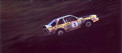 Walter Röhrl - Christian Geistdörfer
15º Rally Nueva Zelanda 1985. Audi Sport Quattro S1 (ME1109). Clasificado 3º.

Del 29 de Junio al 2 de Julio, Auckland, Nueva Zelanda.
Superficie: tierra.

El Rally tenia un total de 2487.00 km de los que 935.50 km divididos en 48 tramos eran especiales, (2 de ellas fueron canceladas SS11 Ahuroa Puhoi Road de 12 Km y SS45 Bothwell Road de 25 Km).

Tomaron la salida 67 equipos, finalizaron 39.@
Palabras clave: Walter_Röhrl;Audi;Sport;Quattro;Nueva_Zelanda;1985;Grupo_B