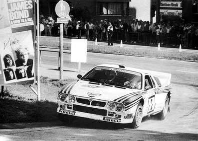 Markku Alén - Ilkka Kivimäki
35º 1000 Lakes Rally 1985. Lancia Rally 037 (TO Y67908). Clasificado 3º.

Las probabilidades son casi cero... Pero lo intento
Palabras de Markku Alén luchando contra los 4WD.

Del 23 al 25 de Agosto, Jyväskylä, Finlandia.
Superficie: tierra.

El Rally tenía un total de 1418.00 km de los que 479.00 km divididos en 50 tramos eran especiales (1 de ellos fue cancelado SS10 Vaheri).

Se inscribieron 188 equipos, tomaron la salida 175, finalizaron 83.@
Palabras clave: Markku_Alen;Lancia;Rally;Grupo_B;Finlandia;1985