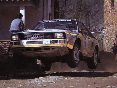 Walter Röhrl - Christian Geistdörfer
19º Rallye de Portugal Vinho do Porto 1985. Audi Sport Quattro S1 (IN-ND 63). Clasificado 3º.

Del 6 al 9 de Marzo, Estoril, Cascais, Lisboa, Portugal.
Superficie: asfalto - tierra.

El Rally tení­a un total de 2455 km de los que 730.50 km divididos en 47 tramos eran especiales.

Tomaron la salida 94 equipos, finalizaron 28.

Esta foto es instantes antes ò después de la anterior, puesto que pequeñas diferencias las distinguen, entre ellas la que mas se puede apreciar es que en esta no podemos ver el fogonazo producido por la válvula de descarga en la parte trasera del Audi.
@
Palabras clave: Walter_Röhrl;Audi;Quattro;Sport;Grupo_B;Portugal;1985;