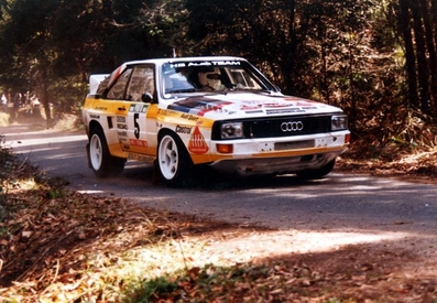 Walter Röhrl - Christian Geistdörfer
19º Rallye de Portugal Vinho do Porto 1985. Audi Sport Quattro S1 (IN-ND 63). Clasificado 3º.

Del 6 al 9 de Marzo, Estoril, Cascais, Lisboa, Portugal.
Superficie: asfalto - tierra.

El Rally tení­a un total de 2455 km de los que 730.50 km divididos en 47 tramos eran especiales.

Tomaron la salida 94 equipos, finalizaron 28.@
Palabras clave: Walter_Röhrl;Audi;Sport;Quattro;Grupo_B;Portugal;1985