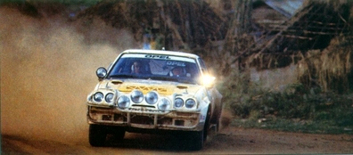 Rauno August Aaltonen - Lofty Drews
33º Marlboro Safari Rally 1985. Opel Manta 400 (GG-CV 538). Clasificado 4º.

Del 4 al 8 de Abril, Nairobi, Kenya, África.
Superficie: tierra.

El Rally tenia un total de 5167.6 km con 88 controles horarios.

Tomaron la salida 71 equipos, finalizaron 20.@
Palabras clave: ;Opel;Manta;Grupo_B;Safari;1985
