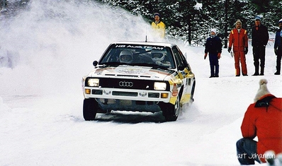 Hannu Mikkola - Arne Hertz
35º Internacional Suecia Rally 1985. Audi Sport Quattro S1 (IN-YK 55). Clasificado 4º.

Del 15 al 17 de Febrero, Karlstad, Suecia.
Superficie: nieve - hielo.

El Rally tenía un total de 1642.00 km de los que 513.68 km divididos en 29 tramos eran especiales.

Tomaron la salida 115, finalizaron 56.@
Palabras clave: ;Audi;Sport;Quattro;Suecia;Grupo_B;nieve;1985