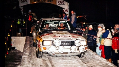 Hannu Mikkola - Arne Hertz
35º Internacional Suecia Rally 1985. Audi Sport Quattro S1 (IN-YK 55). Clasificado 4º.

Del 15 al 17 de Febrero, Karlstad, Suecia.
Superficie: nieve - hielo.

El Rally tenía un total de 1642.00 km de los que 513.68 km divididos en 29 tramos eran especiales.

Tomaron la salida 115, finalizaron 56.@
Palabras clave: ;Audi;Sport;Quattro;Suecia;Grupo_B;nieve;1985