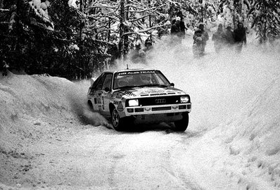 Hannu Mikkola - Arne Hertz
35º Internacional Suecia Rally 1985. Audi Sport Quattro S1 (IN-YK 55). Clasificado 4º.

Del 15 al 17 de Febrero, Karlstad, Suecia.
Superficie: nieve - hielo.

El Rally tenía un total de 1642.00 km de los que 513.68 km divididos en 29 tramos eran especiales.

Tomaron la salida 115, finalizaron 56.@
Palabras clave: ;Audi;Sport;Quattro;Suecia;Grupo_B;nieve;1985
