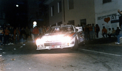 Markku Alén - Ilkka Kivimäki
27º Rallye Sanremo 1985. Lancia Rally 037 (TO Y67908). Clasificado 4º.

Del 29 de Septiembre al 4 de Octubre, Sanremo, Liguria, Imperia, Italia.
Superficie: asfalto - tierra.

El Rally tenia un total de 2340.56 km, de los que 696.90 km divididos en 45 tramos eran especiales (2 de ellos fueron cancelados SS20 Murio 1 de 9.12 km, SS36 Ronde 1 de 37.22 km).

Tomaron la salida 98 equipos, finalizaron 33.@
Palabras clave: Markku_Alen;Lancia;Rally;Grupo_B;Sanremo;1985