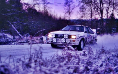 Per Eklund - Bjorn Cederberg
34º Lombard Rac Rally 1985. Audi Quattro A2 (HPK 987). Clasificado 4º.

Del 24 al 28 de Noviembre, Nottingham.
Superficie: tierra.

El Rally tenia un total de 3507 km de los que 896.98 km divididos en 65 tramos eran especiales, (2 de ellas fueron canceladas, SS43 Kielder Forest - Ogre Hill de 12,02 Km y SS64 Nuss de 8,79 Km).

Tomaron la salida 155 equipos, finalizaron 62.@
Palabras clave: ;Audi;Quattro;Grupo_B;Gran_Bretaña;1985;RAC_Rally