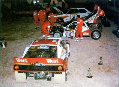 Asistencia del Equipo West Lancia Team en el 33º Rally RACE-Costa Blanca 1985
En los Lancia Rally 037 de:

En primer plano, dorsal 6 de Mauro Pregliasco - Daniele Cianci, abandonaron por accidente en SS12.

El dorsal 10 de Andrea Zanussi - Sergio Cresto, clasificados 4º.

En este Rallye los 4 primeros clasificados fueron sendos Lancia's 037.
1º Miki Biasion - Tiziano Siviero
2º Salvador Servià  - Jordi Sabater
3º Dario Cerrato - Giuseppe Cerri.

El primer no Lancia fue el Renault 5 Turbo de Carlos Sainz - Antonio Boto, clasificados 5º.

Al final de la imagen se puede ver un Fiat Ritmo Abarth 130 TC del Equipo West Rally Team que podrí­an ser Harri Toivonen - Cedric Wrede ó Stefano Fabbri - Paolo Amati.

Posiblemnte sea este último, porque Harri y Cedric se retiraron en SS3 por problemas eléctricos, Stefano y Paolo se clasificaron 11º. 

Del 22 de Marzo al 24 de Marzo, Alicante.

Superficie: Asfalto con 410,00 km cronometrados.

Tomaron la salida 82 equipos, finalizaron 45.@
Palabras clave: Lancia;Rally;Grupo_B;Costa_Blanca;Race;1985;Asistencias