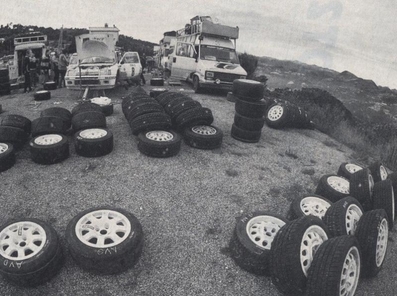 Asistencia del Equipo Peugeot Talbot Sport en el 53º Rallye Automobile de Monte-Carlo 1985
En el Peugeot 205 Turbo 16 (123 FBL 75) de Bruno Saby - Jean - François Fauchille, clasificado 5º.

Del 26 de Enero al 1 de Febrero, Monte-Carlo.
Superficie: asfalto - nieve.

El Rally tenía un total de 3999 km de los que 852 km divididos en 34 tramos eran especiales (1 de ellos fue cancelado SS17).

Tomaron la salida 117 equipos, finalizaron 68.@
Palabras clave: ;Peugeot;Turbo;Montecarlo;1985;Asistencias;Grupo_B