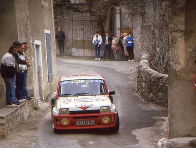 Philippe Touren - Albert Neyron
6º Rallye International des Garrigues 1985. Renault 5 Turbo Tour de Corse (6392 SE 30). Clasificado 5º.

Del 29 al 30 de Marzo, Nimes, Gard, Occitania, Francia.
Superficie: asfalto.

Desconocemos los kilómetros de la prueba tanto totales como cronmetrados.

Tomaron la salida 101 equipos, finalizaron 47.@
Palabras clave: Philippe_Touren;Renault;Turbo;Garrigues;1985