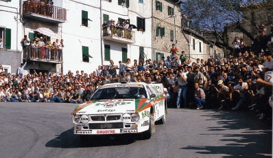 Massimo (Miki) Biasion - Tiziano Siviero
27º Rallye Sanremo 1985. Lancia Rally 037 (TO 09005D). Clasificado 6º.

Del 29 de Septiembre al 4 de Octubre, Sanremo, Liguria, Imperia, Italia.
Superficie: asfalto - tierra.

El Rally tenia un total de 2340.56 km, de los que 696.90 km divididos en 45 tramos eran especiales (2 de ellos fueron cancelados SS20 Murio 1 de 9.12 km, SS36 Ronde 1 de 37.22 km).

Tomaron la salida 98 equipos, finalizaron 33.

SS Chiusdino
@
Palabras clave: Miki_Biasion;Tiziano_Siviero;Lancia;Rally;Grupo_B;Sanremo;1984;Chiusdino