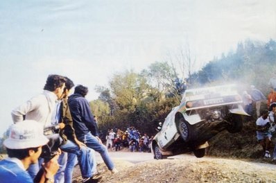 Massimo (Miki) Biasion - Tiziano Siviero
27º Rallye Sanremo 1985. Lancia Rally 037 (TO 09005D). Clasificado 6º.

Del 29 de Septiembre al 4 de Octubre, Sanremo, Liguria, Imperia, Italia.
Superficie: asfalto - tierra.

El Rally tenia un total de 2340.56 km, de los que 696.90 km divididos en 45 tramos eran especiales (2 de ellos fueron cancelados SS20 Murio 1 de 9.12 km, SS36 Ronde 1 de 37.22 km).

Tomaron la salida 98 equipos, finalizaron 33.@
Palabras clave: Miki_Biasion;Tiziano_Siviero;Lancia;Sanremo;1985;grupo_B;saltos