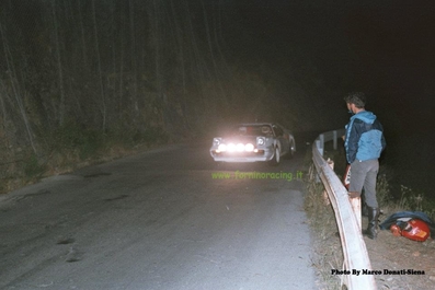 Massimo Ercolani - Loris Roggia
17º Rallye dell'Isola d'Elba 1985. Ferrari 308 GTB. Clasificado 6º.

Del 23 al 25 de Mayo, Portoferrario, Livorno, Italia.
Superficie: tierra.

El Rally constaba de 33 tramos cronometrados.
Desconocemos los kilómetros tanto totales como cronometrados.

Tomaron la salida 65 equipos, finalizaron 25.

Foto de Marco Donato-Siena

Palabras clave: Ferrari;GTB;Grupo_B;Elba;1985
