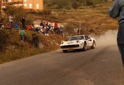 Massimo Ercolani - Loris Roggia
17º Rallye dell'Isola d'Elba 1985. Ferrari 308 GTB (PD 754776). Clasificado 6º.

Del 23 al 25 de Mayo, Portoferrario, Livorno, Italia.
Superficie: tierra.

El Rally constaba de 33 tramos cronometrados.
Desconocemos los kilómetros tanto totales como cronometrados.

Tomaron la salida 65 equipos, finalizaron 25.
Palabras clave: Ferrari;GTB;Grupo_B;Elba;1985