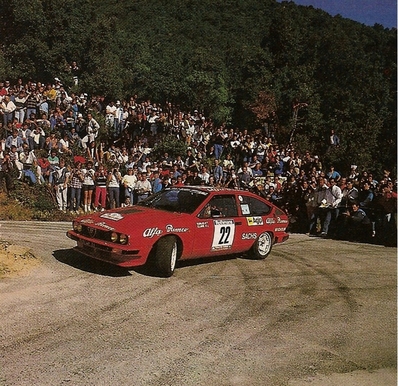 Bertrand Balas - Eric Lainé
29º Tour de Corse - Rallye de France 1985. Alfa Romeo Alfetta GTV6 (2888 US 06). Clasificado 6º.

Del 2 al 4 de Mayo, Ajaccio, Córcega, Francia.
Superficie: asfalto.

El Rally tenia un total de 1603.00 km de los que 1122.25 km divididos en 30 tramos eran especiales (1 de ellos fue cancelado, SS5 Sartene - Zonza de 44.23 km, por el fatal accidente de Attilio Bettega en el tramo anterior, SS4 Zerubia - Santa Giulia de 30.60 km).

Tomaron la salida 139 equipos, finalizaron 45.@
Palabras clave: Alfa;Romeo;GTV6;Còrcega;1985