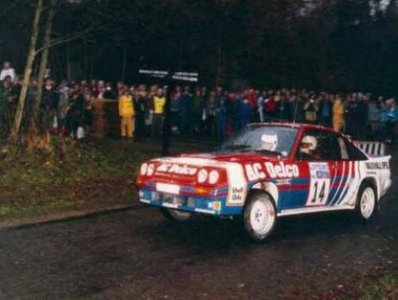Jimmy McRae - Ian Grindrod
34º Lombard RAC Rally 1985. Opel Manta 400 (ADZ 4330). Clasificado 6º.

Del 24 al 28 de Noviembre, Nottingham, Inglaterra.
Superficie: tierra.

El Rally tenia un total de 3507 km de los que 896.98 km divididos en 65 tramos eran especiales, (2 de ellas fueron canceladas, SS43 Kielder Forest - Ogre Hill de 12,02 Km y SS64 Nuss de 8,79 Km).

Tomaron la salida 155 equipos, finalizaron 62.@
Palabras clave: Jimmy_McRae;Opel;Manta;Grupo_B;Gran_Bretaña;1985
