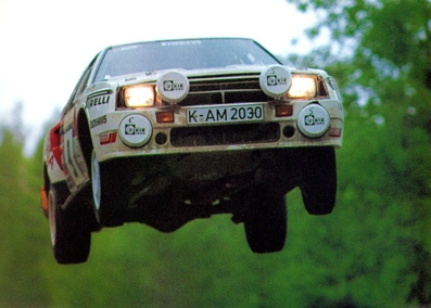 Björn Waldegård - Hans Thorszelius
35º 1000 Lakes Rally 1985. Toyota Celica Twincam Turbo (K-AM 2030). Clasificado 7º.

Del 23 al 25 de Agosto, Jyväskylä, Finlandia.
Superficie: tierra.

El Rally tenía un total de 1418.00 km de los que 479.00 km divididos en 50 tramos eran especiales (1 de ellos fue cancelado SS10 Vaheri).

Se inscribieron 188 equipos, tomaron la salida 175, finalizaron 83.@
Palabras clave: ;Toyota;Celica;Grupo_B;Finlandia;1985;