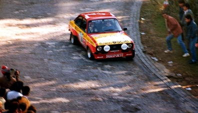 Carlos Bica - Joao Sena
19º Rallye de Portugal - Vinho do Porto 1985. Ford Escort RS 1800 MKII (FFV 800S). Clasificado 7º.

Del 6 al 9 de Marzo, Estoril, Cascais, Lisboa, Portugal.
Superficie: asfalto - tierra.

El Rally tení­a un total de 2455 km de los que 730.50 km divididos en 47 tramos eran especiales.

Tomaron la salida 94 equipos, finalizaron 28.
Palabras clave: ;Ford;Escort;MKII;Portugal;1985