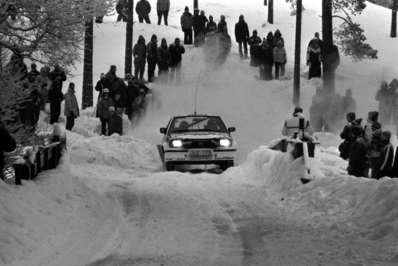 Mats Jonsson - Gustavsson
35º Internacional Suecia Rally 1985. Opel Ascona 400. Clasificado 9º.

Del 15 al 17 de Febrero, Karlstad, Suecia.
Superficie: nieve - hielo.

El Rally tenía un total de 1642.00 km de los que 513.68 km divididos en 29 tramos eran especiales.

Tomaron la salida 115, finalizaron 56.@
Palabras clave: Opel;Ascona;Grupo_B;1985;nieve