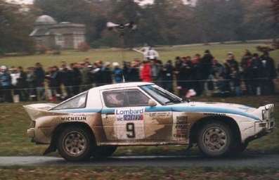 Ingvar Carlsson - Benny Melander
34º Lombard RAC Rally 1985. Mazda RX7. Clasificado 10º.

Del 24 al 28 de Noviembre, Nottingham, Inglaterra.
Superficie: tierra.

El Rally tenia un total de 3507 km de los que 896.98 km divididos en 65 tramos eran especiales, (2 de ellas fueron canceladas, SS43 Kielder Forest - Ogre Hill de 12,02 Km y SS64 Nuss de 8,79 Km).

Tomaron la salida 155 equipos, finalizaron 62.@
Palabras clave: ;Mazda;RX7;Gran_Bretaña;1985
