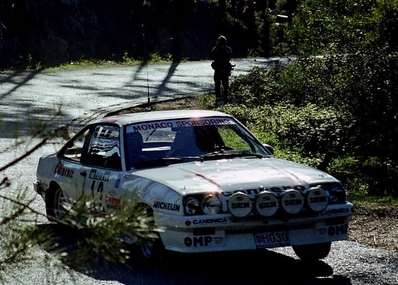 Auguste Turiani - Filipe (Fifé) Fernandes
19º Rallye de Portugal - Vinho do Porto 1985. Opel Manta 2.0 E (H030). Clasificado 11º.

Del 6 al 9 de Marzo, Estoril, Cascais, Lisboa, Portugal.
Superficie: asfalto - tierra.

El Rally tení­a un total de 2455 km de los que 730.50 km divididos en 47 tramos eran especiales.

Tomaron la salida 94 equipos, finalizaron 28.@
Palabras clave: Opel;Manta;Portugal;1985