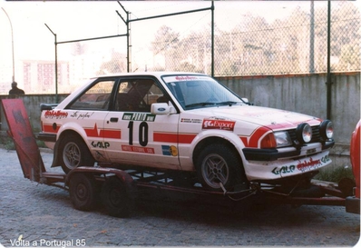 Joaquim Santos - Miguel Oliveira
19º Rallye de Portugal - Vinho do Porto 1985. Ford Escort RS1600i (DJ-80-70). Clasificado 13º.

Del 6 al 9 de Marzo, Estoril, Portugal.
Superficie: asfalto - tierra.

El Rally tení­a un total de 2455 km de los que 730.50 km divididos en 47 tramos eran especiales.

Tomaron la salida 94 equipos, finalizaron 28.@
Palabras clave: Ford;Escort;Portugal;1985