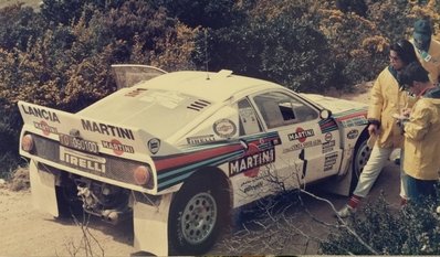 Henri Toivonen - Juha Piironen
8º Rally Costa Smeralda 1985. Lancia Rally 037 (TO 09010D). Abandonó por accidente en SS34.
En este accidente Henri se fracturo una vertebra.

Del 17 al 19 de Abril, Porto Cervo, Cerdeña, Arzachena, Sácer, Costa Esmeralda.
Superficie: tierra.

El Rally constaba de 621.20 km cronometrados, desconocemos en cuantos tramos especiales se dividían y los kilómetros totales de la prueba.

Tomaron la salida 75 equipos, finalizaron 25.@
Palabras clave: Henri_Toivonen;Juha_Piironen;Lancia;Rally;Grupo_B;Costa_Esmeralda;1985;Smeralda