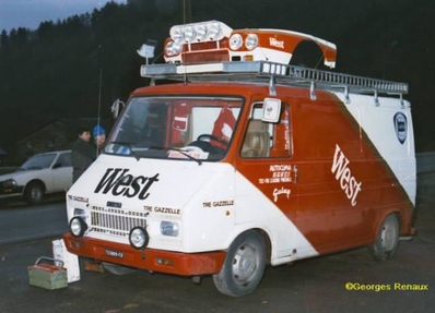 West Lancia Team
Furgoneta asistencia 1985
"Tre Gazzelle"
En el techo de la furgoneta podemos ver la parte delantera de un Lancia Rally 037.
Palabras clave: Asistencias;Fiat;1985
